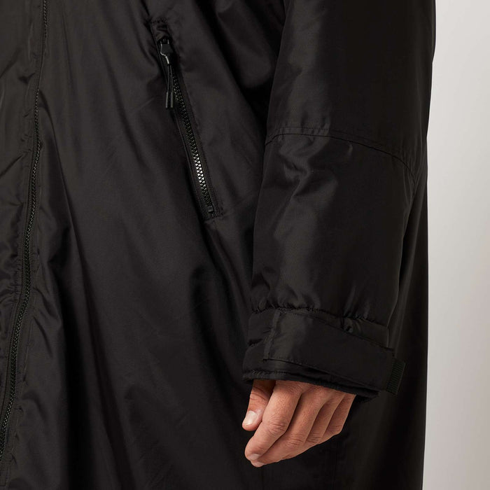 Wasserdichter Teddy gefütterter Poncho Explore Schwarz L-XL Mystic 35018_240400_900_LXL